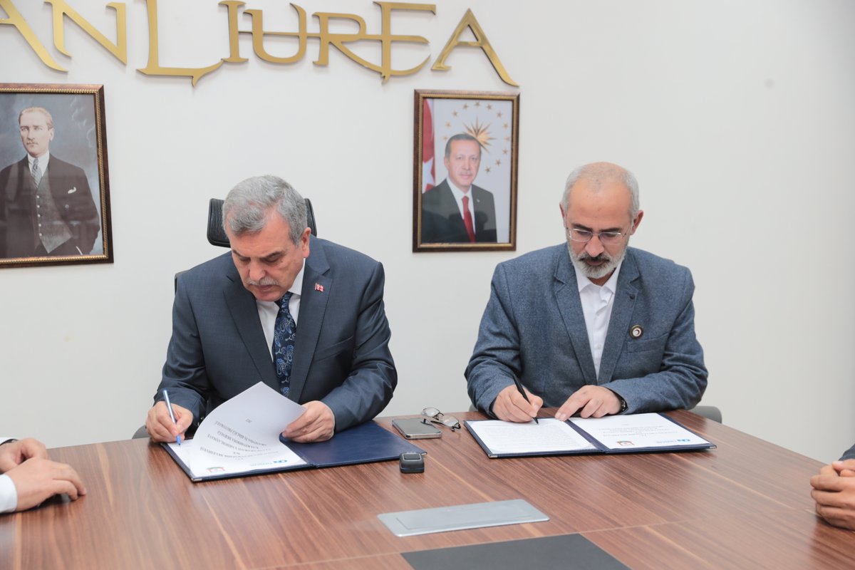 zabeyazgul's tweet photo. Büyükşehir Belediyemiz ve Uluslararası Yardımlaşma - Kalkındırma Derneği (@OnsurAr) arasında imzaladığımız protokolle uluslararası proje ortaklarımıza bir yenisini daha ekliyoruz.

Yönetim Kurulu Başkanı Doç. Dr. Ali Aytek ile birlikte imzalarımızın hayırlı olmasını diliyorum. https://t.co/hKNm1UlrBK
