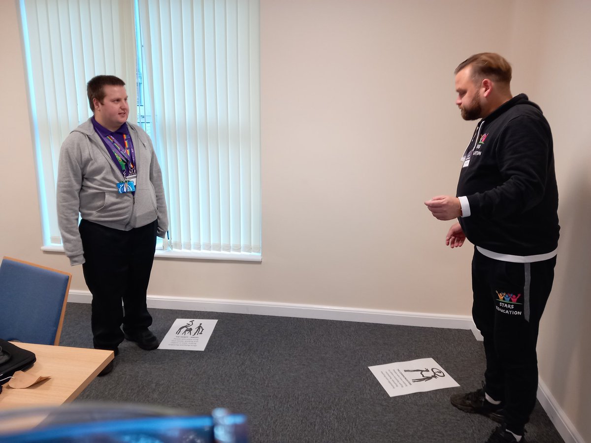 Helen Lewis tweet media