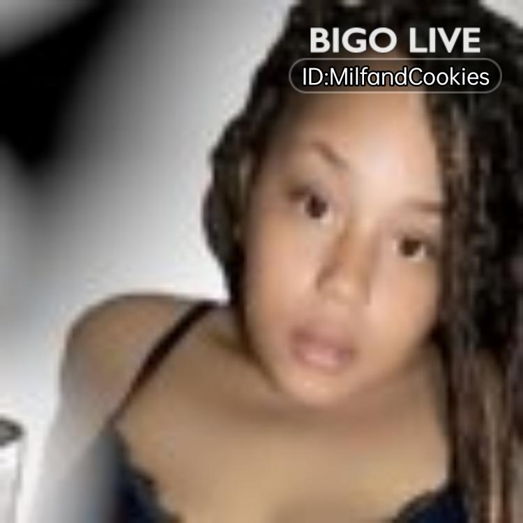 Cancermouse86's tweet photo. Come and see MilfandCookies streaming live on #BIGOLIVE and make new friends!  https://t.co/eoRTpgC6jm https://t.co/oqgRYkXv6I