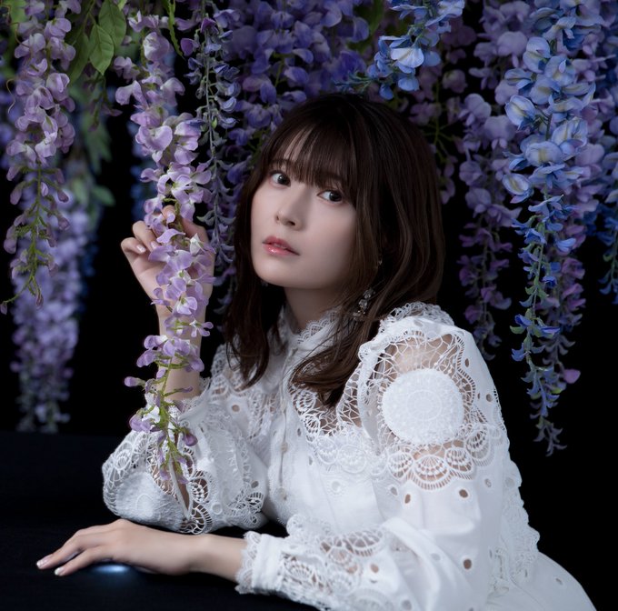 OP「明日のカタチ」、何度見てもジャケットも素敵だ〜〜〜ウィステリアは「藤の花」という意味なのですが、合わせて頂いていてうお〜〜〜〜語彙が各ショップで予約も始まっているそうなのでぜひ! 