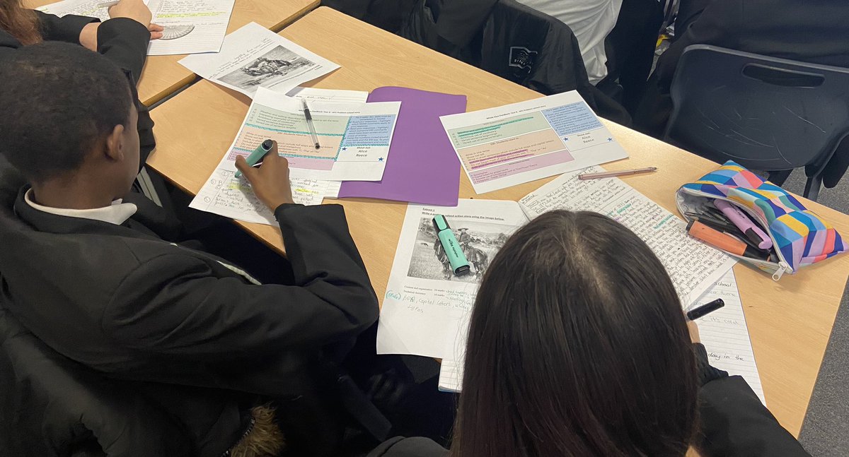 LamyaaKhammal's tweet photo. Whole Class Feedback and Fix-It lesson with the lovely @QESLuton Y8 pupils https://t.co/KHNdRZ5pYS
