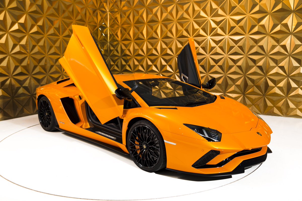gvelondon's tweet photo. The flagship of this famous Italian firm’s range, the Lamborghini Aventador has continued to push supercar boundaries over the last decade. 🇮🇹

Introducing our 2017 Lamborghini Aventador S complete in the stunning #ArancioAtlas 🧡

#Lamborghini #Aventador #Supercars #GVELondon https://t.co/DHlPp2AeMU