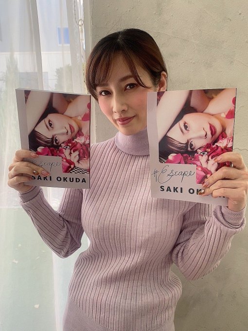 #Escape_冊子プレゼントCP 当選者の方に写真集が発送されました🥰  当選した方はぜひぜひ 冊子でじっくり楽しんだあとに 「#Escape」  のタグを付けて感想や当選報告してね〜！  #Escape @Escape_r18<a href="/tag/escape_%E5%86%8A%E5%AD%90%E3%83%97%E3%83%AC%E3%82%BC%E3%83%B3%E3%83%88cp"class="tags">#Escape_冊子プレゼントCP</a><a href="/tag/escape"class="tags">#Escape</a>