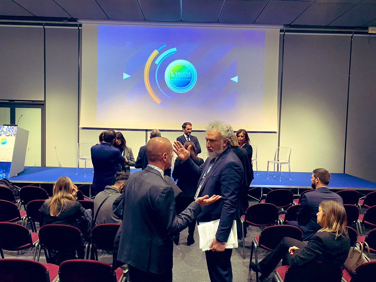 Payvolution's tweet photo. #salonepagamenti È appena iniziato il #workshop  "#Innovazione collaborativa e nuove #tecnologie: evoluzione o rivoluzione?" moderato da @PadovanFlavio di @BancaforteABI per @CBI  #openbanking #sicurezza #payvolution #weareopen22 https://t.co/tLrv30n9DE