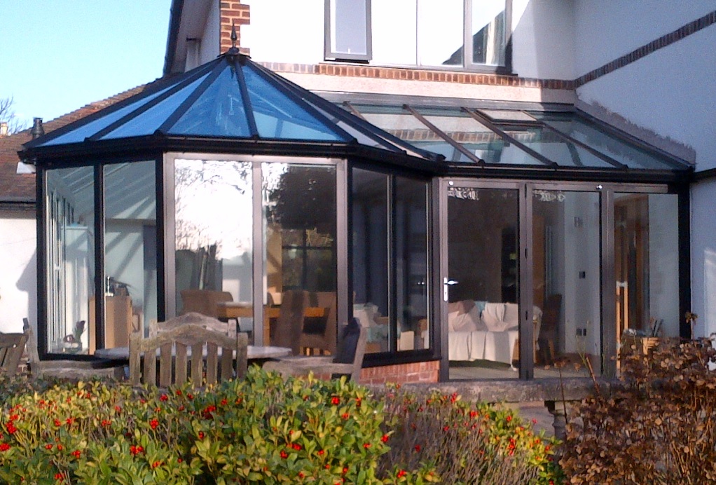 CRSWirral's tweet photo. Here at CRS we are sure we can make a conservatory roof for everyone! From 'lean to' or bespoke conservatory roofs, Edwardian or Victorian, we can ensure your new roof will be just right for you.

Contact us for a quote today! 0151 604 0040
https://t.co/eKczlDlQju
#crswirral #new https://t.co/gIqtDRkPER