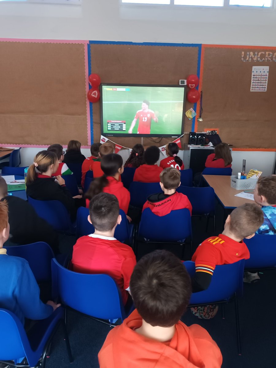 Porffor22's tweet photo. We're having a great time watching the #walesiran game with @RyfGlas2023. Come on Wales!!! #ProudToBeWelsh @rhosyfedwen https://t.co/PQksp3DklP