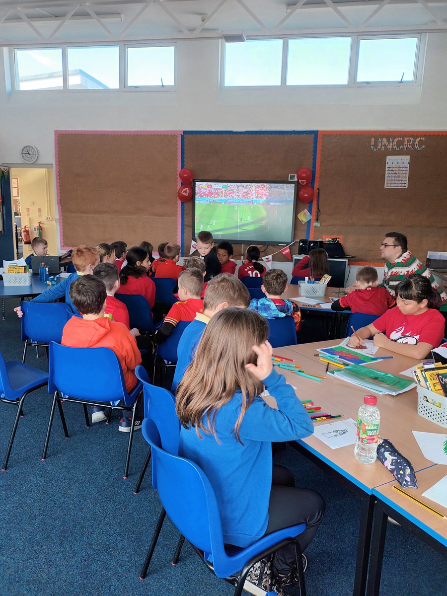 Porffor22's tweet photo. We're having a great time watching the #walesiran game with @RyfGlas2023. Come on Wales!!! #ProudToBeWelsh @rhosyfedwen https://t.co/PQksp3DklP