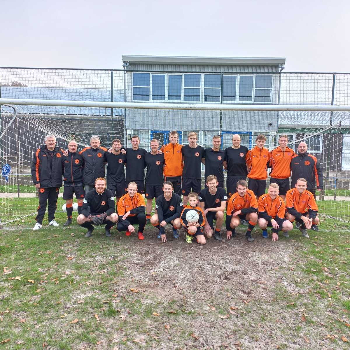 Morgen speelt VCR thuis tegen <a href="/vv_Nicator/">Nicator</a> 

Aanvang 14:30
Sportpark de Vonder Rinsumageast 
Balsponsor De Draei
Pupil van de week Niels de Vries