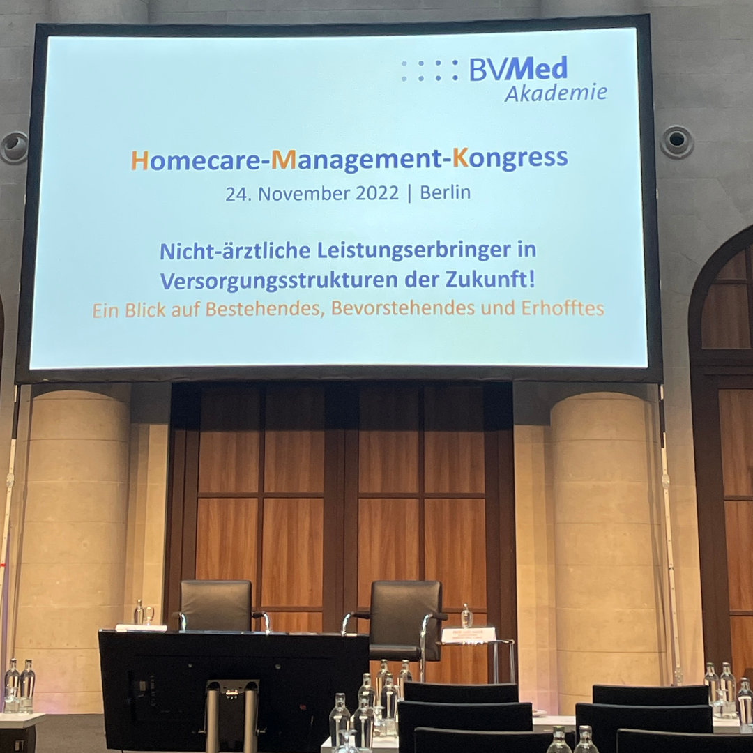 BK_GmbH's tweet photo. #bkontour war unterwegs in der #hauptstadt 🐻! Wir machen uns bereit für euch und die Digitalisierung #weiterbildung #digitalisierung #berlin https://t.co/HDHMd2SXkr