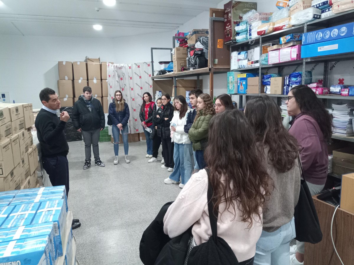 CIP_FP_Batoi's tweet photo. Visita a la Creu Roja. El 23 de novembre, 1r TASOCT va visitar la seu de la Creu Roja d’Alcoi.

https://t.co/JNHPTPh12b

#formacioprofessional #batoifpinnova https://t.co/Pn1p9RH6Ph