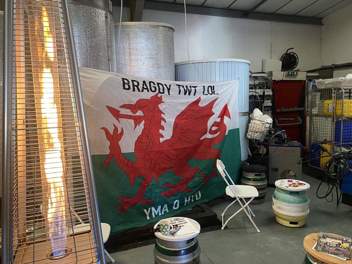 Bʀᴀɢᴅʏ Tᴡᴛ Lᴏʟ - Tʀᴇғғᴏʀᴇsᴛ tweet media