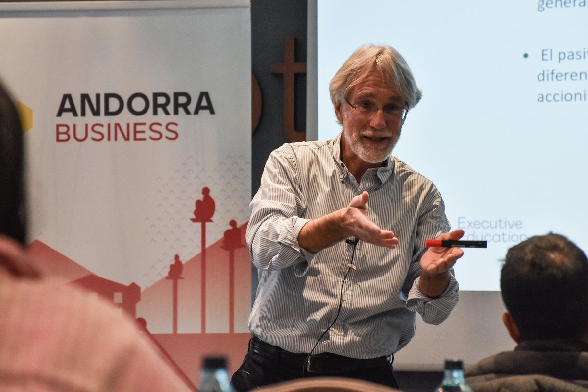 AndorraBusiness's tweet photo. 📌 Tercera sessió de les classes magistrals grupals del nostre #ProgramaGrowth 2022. Avui és el torn de Jordi Fabregat que ens està parlant sobre finances per a empreses.🔎https://t.co/ZmbOXOVDV2 #InvestinAndorra https://t.co/xVXOpxMbhb