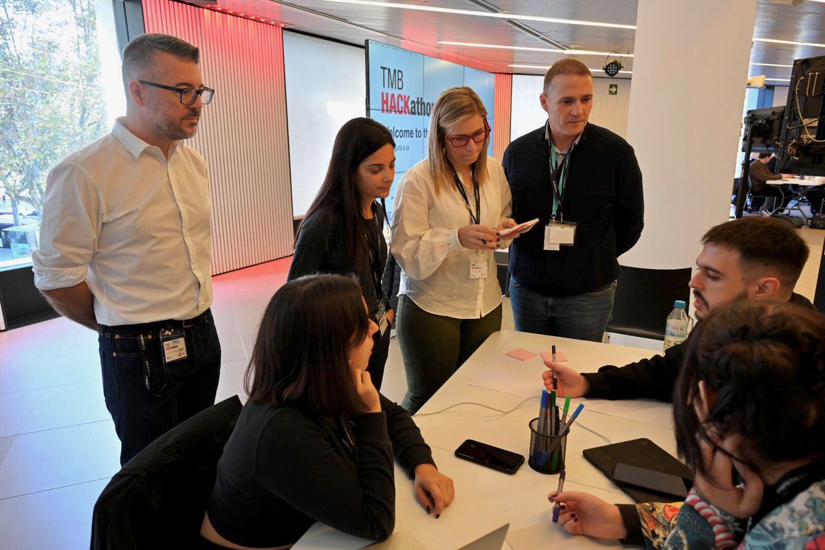 TMB_Barcelona's tweet photo. ✅ Els equips començaran a treballar durant el dia d'avui per donar resposta al repte llençat per #busbcn i #TMBInnova. Demà a la tarda presentaran els projectes i es donarà a conèixer el guanyador d'aquesta #TMBHackaton2022 que celebrem al @MovistarCentre https://t.co/WKWBtFFIGi