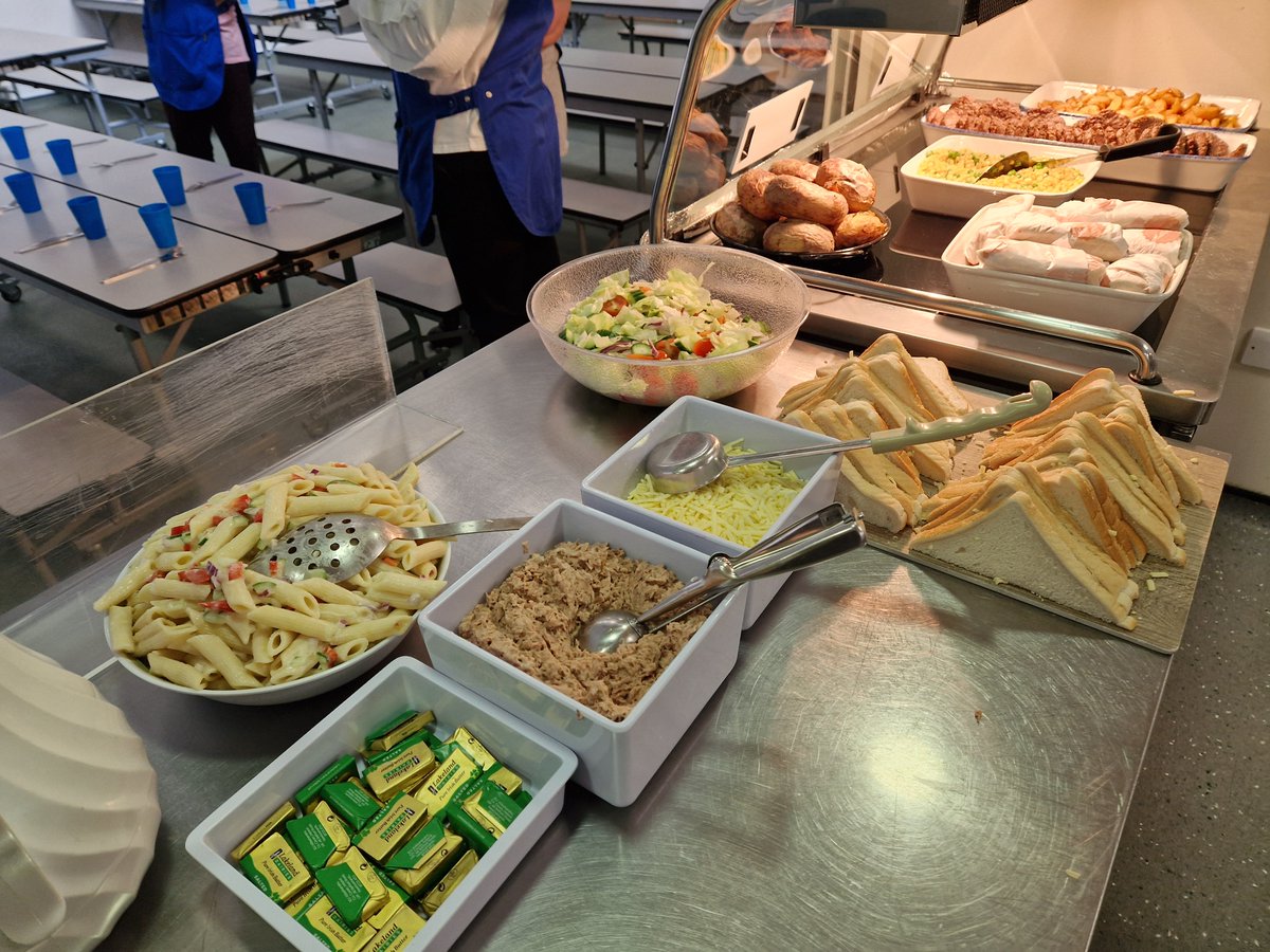 wla1295's tweet photo. What a week its been here at woodlands! Chicken and tomato pasta bake, bean chilli and sticky toffee pudding and for our allergens, egg and dairy free cake! #mellorsfamily #hungryhappychildren #inspirationalfood https://t.co/fO70YsmWnR