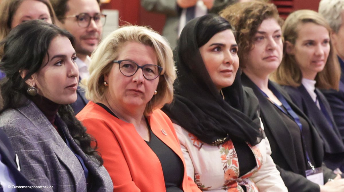 Die humanitäre Lage in #Afghanistan 🇦🇫 hat sich seit der Machtübernahme der Taliban dramatisch verschlechtert. Insbesondere die Rechte von Frauen und Mädchen werden systematisch verletzt. Deutschland 🇩🇪 und die #G7 lassen sie nicht alleine. #TagGegenGewaltAnFrauen