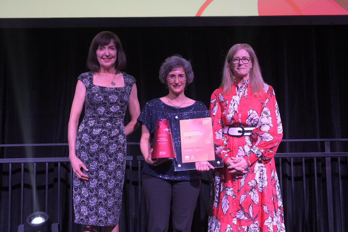 Congratulations to Professor Maria Makrides from <a href="/sahmriAU/">SAHMRI</a>! South Australian Scientist of the Year at the 2022 #SAScienceAwards 🎉👏 <a href="/maria_makrides/">Maria Makrides</a>