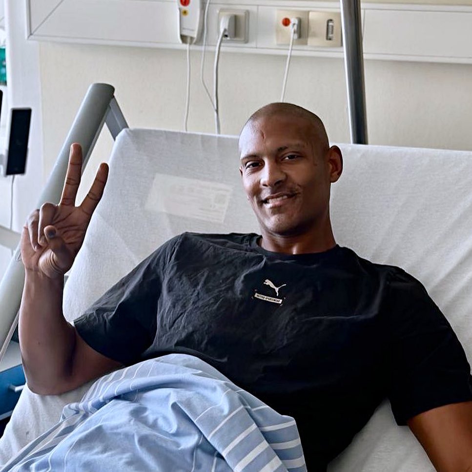 Haller foi operado pela segunda vez com sucesso, e continua sua luta contra o câncer. 🙏🏻