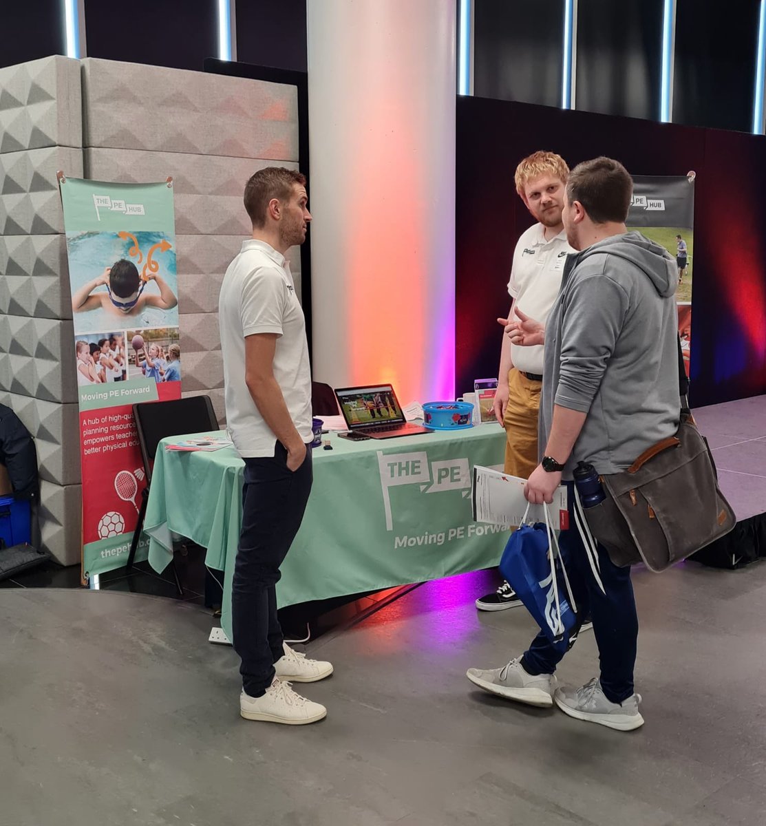 AspireSportsUK's tweet photo. Our headline sponsors @ThePEhub have joined us in the marketplace today demonstrating their library of lesson plans, resources and professional development.

#APSC22
#primaryschoolPE
@aspire_edcpd
@wilsonstuartsch https://t.co/RftcTVtsVu
