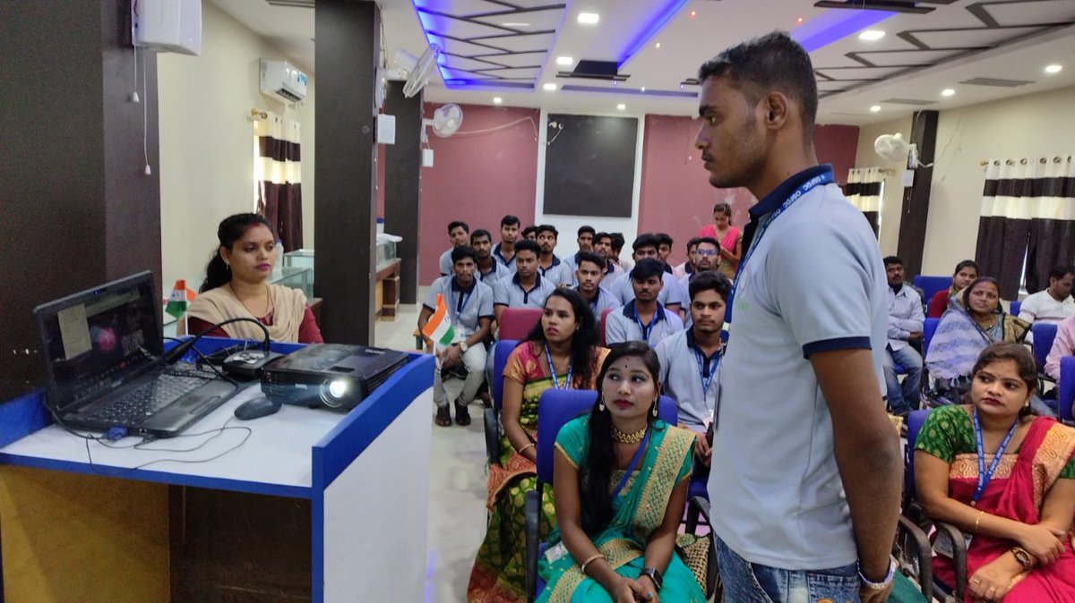 scstdevdept's tweet photo. Placement drive conducted by Yazaki India for 3rd batch (MST- Electrical) in presence of all existing trainees, Patents, and #OSFDC officials at our Jagatpur Sri Guru Trust OSFDC Training center.
@scstdevdept @SecyChief @TribalAffairsIn @CMO_Odisha https://t.co/OGUc2kifRE