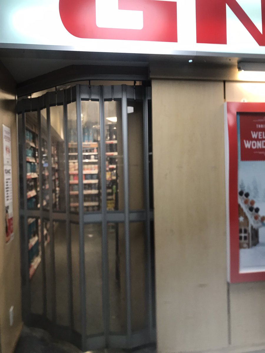 MISS_LJH's tweet photo. Stood outside the @GNCLiveWell pen station shop which clearly states it opens at 6 and noone is here and it’s locked up https://t.co/FykAQcv3sD