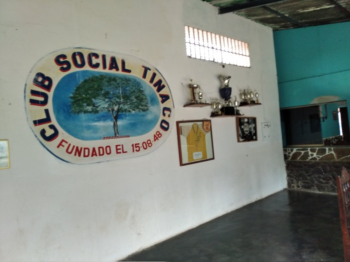 AlcidesQuinones's tweet photo. Hoy a las 7pm encendido de luces de Navidad en el club social tinaco cojedes, después de 14 años nuestra Institución vuelve a la normalidad y a las 3pm inauguramos el torneo de bolas criollas. Los espero https://t.co/c2PFB9UUwL