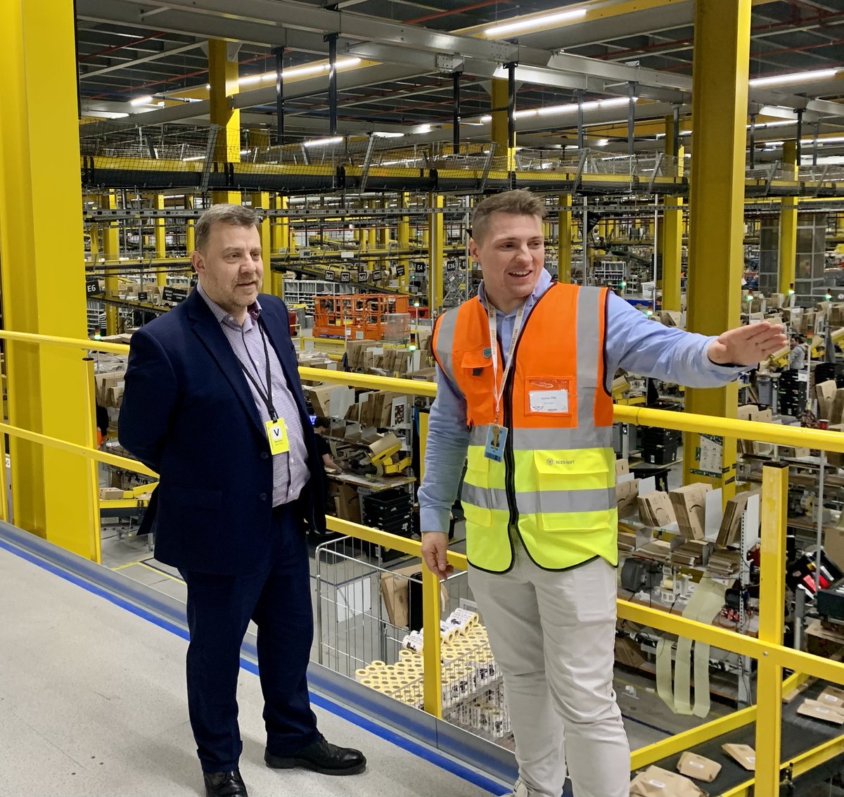 MrAndy_Carter's tweet photo. Really fascinating visit to @amazonuk #Man2 #Warrington to meet some of the team helping to deliver #BlackFriday parcels around the UK including local young people who are part of the #apprentice programme. https://t.co/il3ZMxd6vA