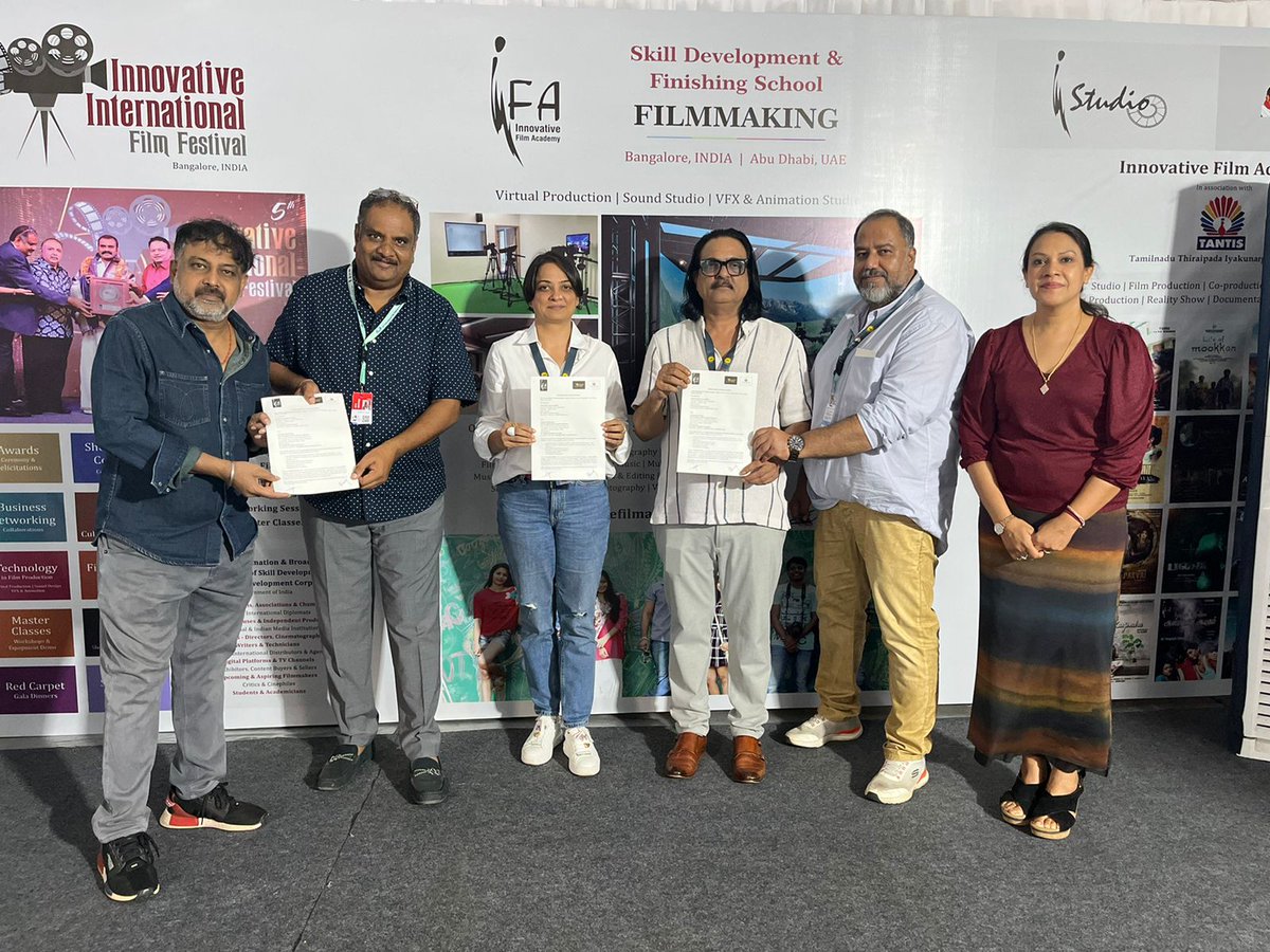 vistas_media's tweet photo. @GRfilmssg signs a Co-Production deal for 10 films with #SouthIndianFilmProductionHouse, #InnovativeFilmsAcademy (IFA) at @IFFIGoa Film Bazaar.
@shetty_rishab #RamanChawla #ParulSingh #PiiyushSingh #FilmBazaar2022 #IFFI #Goa #India #filmfestival #filmmaking #IFFIGoa #movie https://t.co/bbnvNYI4XT