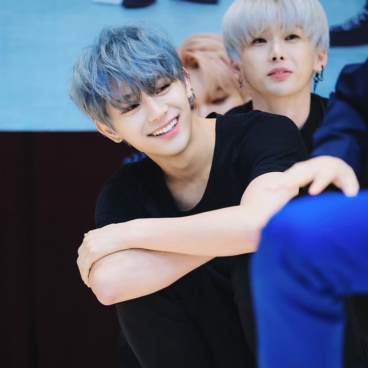 moon_ichigo's tweet photo. 보고 싶어 #OOON #HALO https://t.co/LUsBaHhi9N
