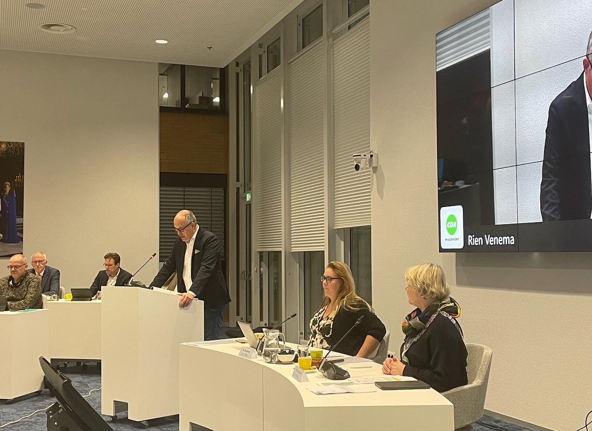 Gister bood Rien namens onze fractie een initiatiefwetsvoorstel aan. Hierin vragen wij het college om te komen met een integraal projectplan voor een toekomstbestendig sportpark in Franeker!