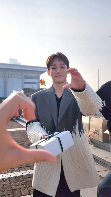 Roya_zkdlin's tweet photo. محظوظين وهمم يشوفنه ❤😭🥺
@weareoneEXO #Chen https://t.co/MUAsBF4rPV