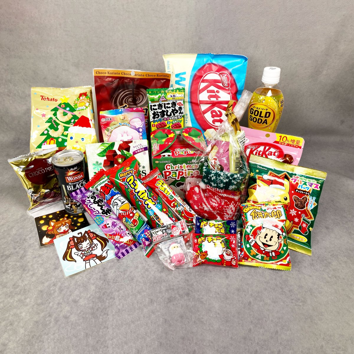 Vous l'attendiez, elle est là ! La boîte de Noël est disponible dès maintenant sur Candysan 📦🎄

candysan.com/products/la-bo…

Pikachu avec un chapeau de Noël, les meltykiss ou les umaibos de Noël, retrouvez plein de friandises et snacks aux couleurs de Noël dans ce pack 😋