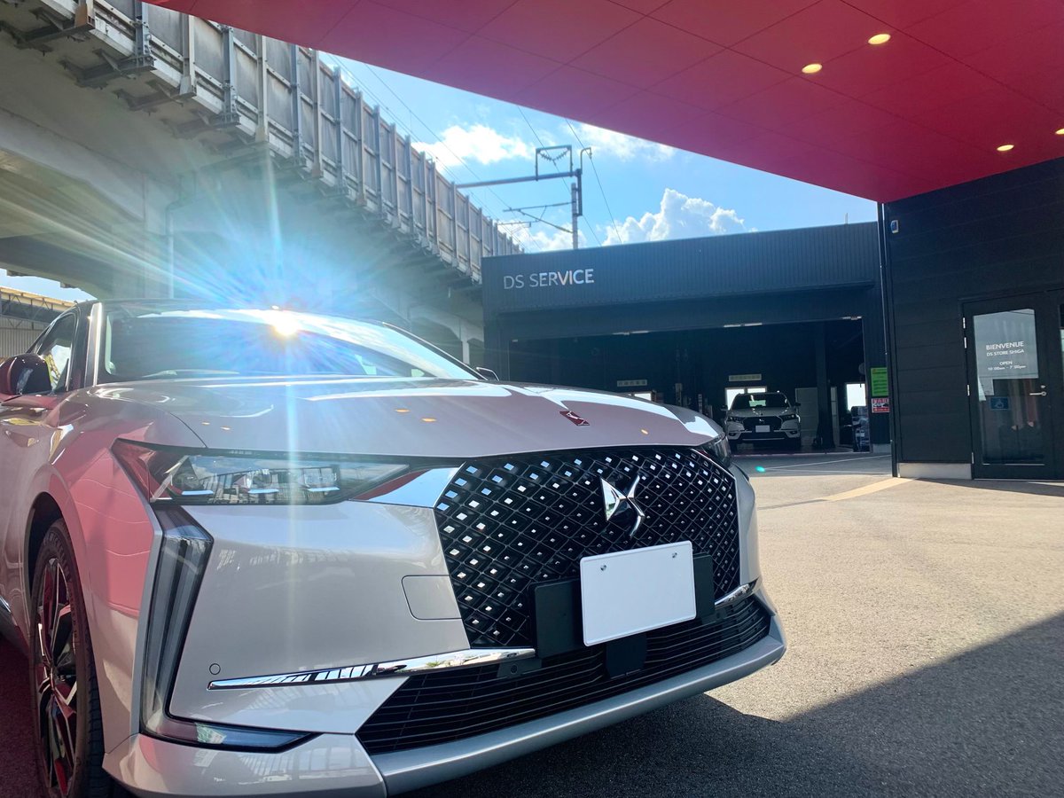 DsStoreShiga's tweet image. DSブランドの特徴でもあるクル・ド・パリとダイヤモンドモチーフ💎
あなたは全部見つけられますか？🫢✨

#DS4 #クルドパリ #ダイヤモンド