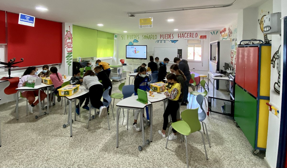 educaINTEF's tweet image. 🆕 ¡Presentamos la #ExperienciaAdf de @Coleandalucia de La Línea de la Concepción!

📢 Te invitamos a conocer cómo fue la adaptación de este centro a las necesidades educativas del alumnado del siglo XXI 

🔗 auladelfuturo.intef.es/experiencias/e…