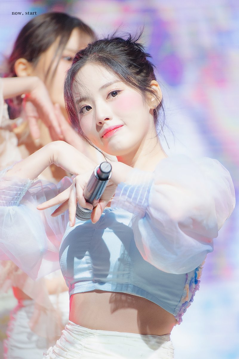 221123 박지원 HQ

#프로미스나인 #fromis_9
#박지원 #지원 #jiwon

한지민... 아니 지원씨~🍀💕