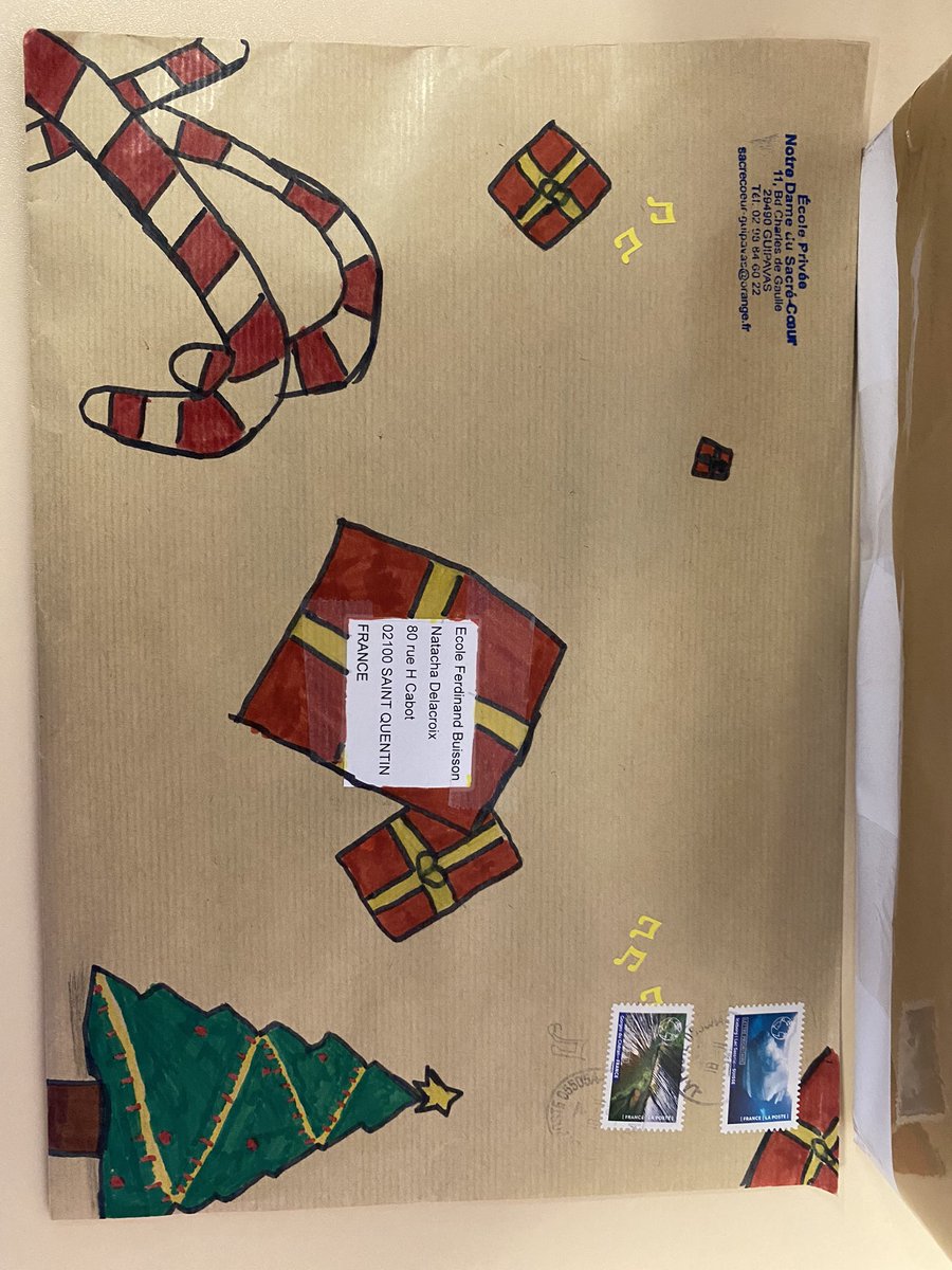 ecoleF_Buisson's tweet photo. Projet #ChristmasTree  Les 1er retour des écoles partenaires. Hâte de découvrir le contenu avant l’exploitation pédagogique in the classroom, a situation for speak on english @AcAmiens @TodekFanny @DSDEN_Aisne @SingerVdeV @a_saint_quentin https://t.co/3a3UD2ZrLr