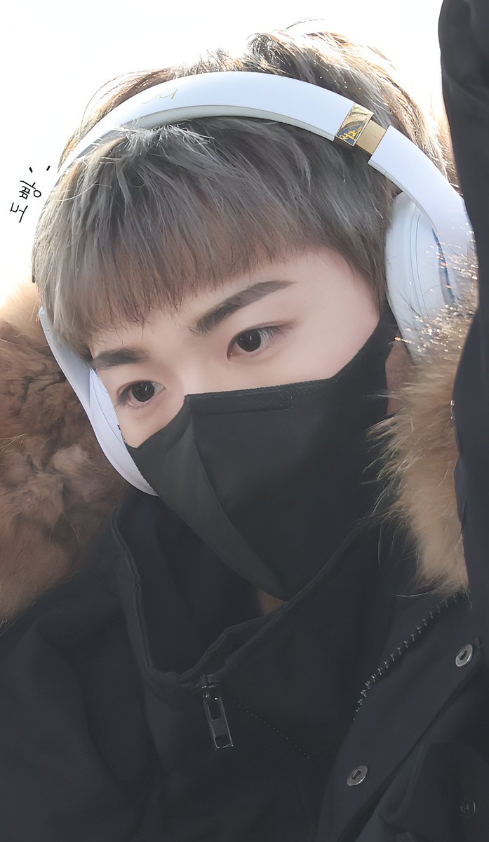 MAKER_0807's tweet photo. 221124  출국 HQ

  #도영 #ドヨン #DOYOUNG
   #트레저  @treasuremembers https://t.co/oHQGX8Vren