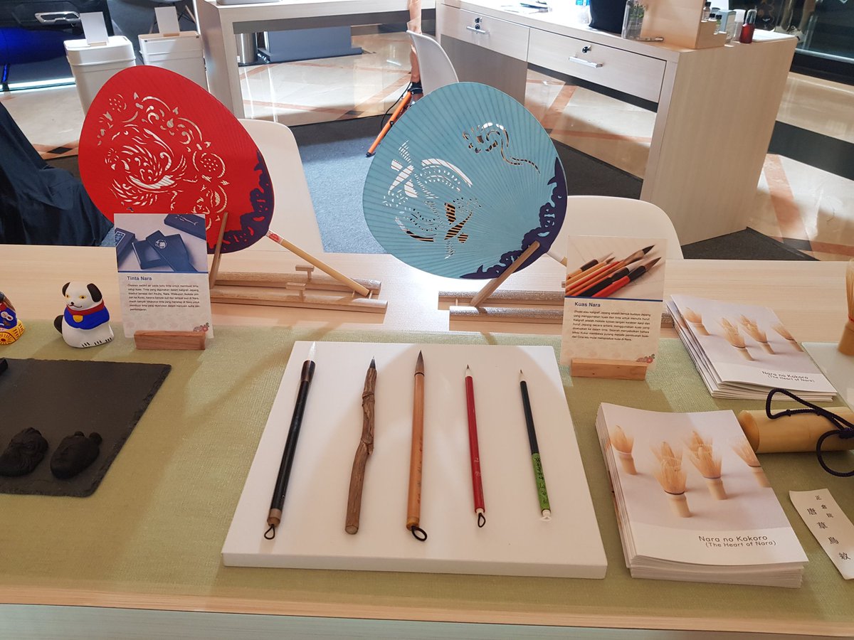NaraExhibition's tweet photo. From beauty product to house appliances, from traditional to modern, Nara prefecture has a wide variety of local products and is superior in its field. You can see some of them at our 4th day exhibition at #TransStudioBandung! You can also try Nara's delicious candy, free! https://t.co/iPMkFruQs4