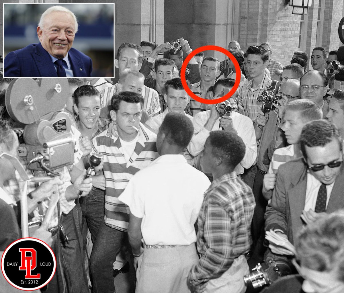 DailyLoud's tweet photo. Jerry Jones Admits to Being In “Racist” 1957 Photo Trying to Stop Black Students From Entering North Little Rock High School 👀😳 https://t.co/wK0W2PD7qE