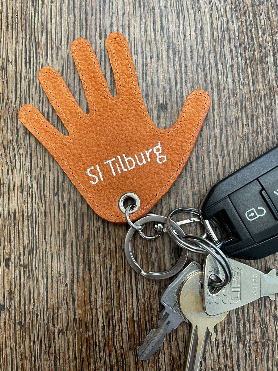 De start van de #OrangeTheWorld campagne is vandaag! Bestel onze sleutelhanger nu: soroptimist.nl/tilburg-scheri… #soroptimist #stopgeweld #ikbenmedestander @NLSoroptimist <a href="/UNWomen_NL/">UN Women Nederland</a> <a href="/ZontaIntl/">Zonta International</a>