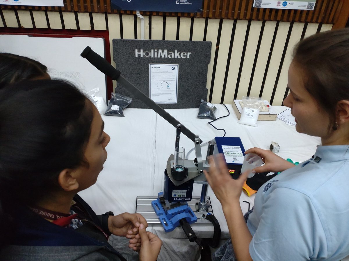 Overwhelming!
#COMPOLL <a href="/HoliMaker/">HoliMaker</a> <a href="/ILK_TUDresden/">ILK@TUD</a> <a href="/iitdelhi/">IIT Delhi</a> #recycling workshop with #schoolchildren in #NewDelhi, #India