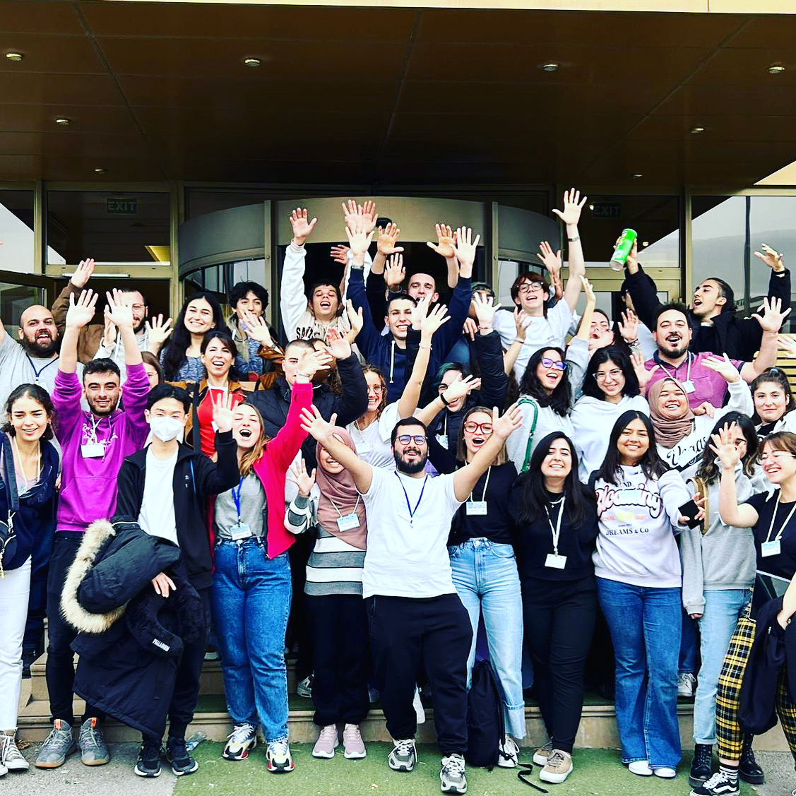 AFSTurkiye's tweet photo. Eğitim zamanı!🤓AFS ile ülkemizde konuk olan öğrenciler için Bursa’da oryantasyon kampı düzenledik. 

🌏AFS ile öğrenciler, oryantasyonlar ve danışmanlık sayesinde benzersiz bir öğrenme deneyimi yaşıyorlar. 
https://t.co/RLiPVYDYpv
#afsprograms #afseffect https://t.co/j8zP3LVXqs