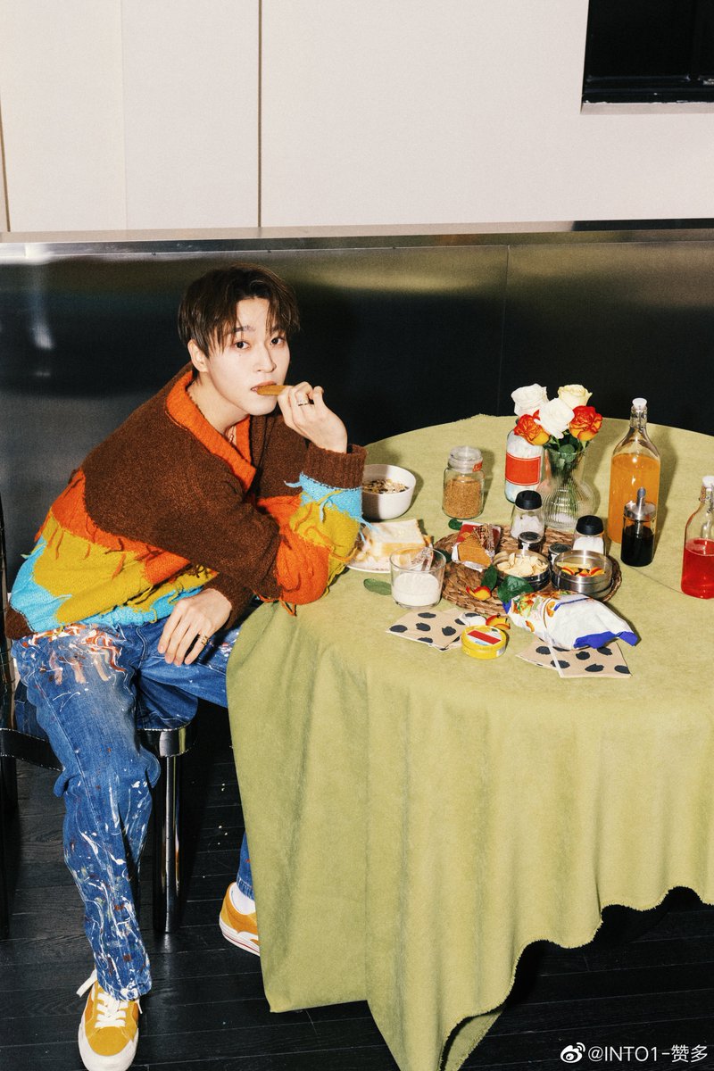 SANTA_VNTEAM311's tweet photo. 🔔 Santa Weibo update

“Cảm ơn tôi của quá khứ…”

Boy năng động mà lãng mạn quá 🥰🧡

Uno Santa’s new song
#SantaIAmFrom
#IAmFrom #IAmFromSanta
#SANTA #unosanta #サンタ #赞多 #ซานตะ #INTO1Santa #INTO1赞多 #INTO1 https://t.co/9hA1oAXQAF