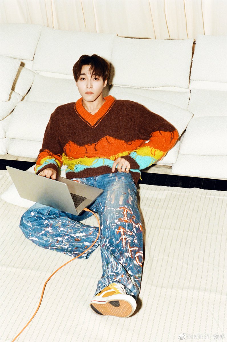 SANTA_VNTEAM311's tweet photo. 🔥 Stream lên top nhé Claus!

👉iTunes: https://t.co/WMjvC4djFd…
👉Spotify: https://t.co/cmiXxiU3dv…

Uno Santa’s new song
#SantaIAmFrom
#IAmFrom #IAmFromSanta
#SANTA #unosanta #サンタ #赞多 #ซานตะ #INTO1Santa #INTO1赞多 #INTO1 https://t.co/rJqOAtqFHm