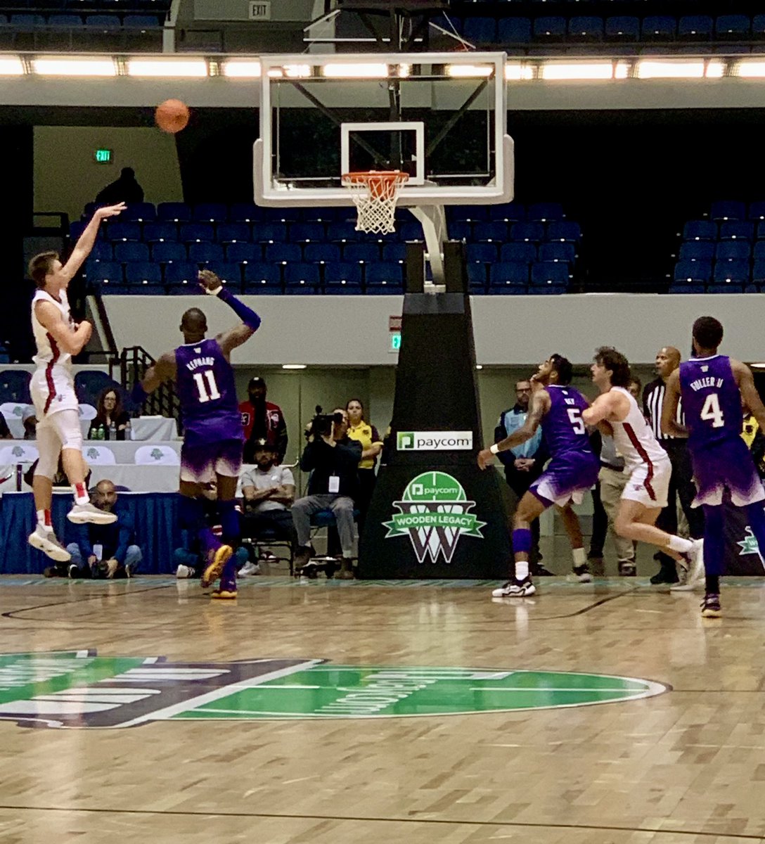 58-58, <a href="/saintmaryshoops/">Saint Mary's Hoops</a> <a href="/UW_MBB/">Washington Men's Basketball</a> heading into OVERTIME!⚡️💥🏀 
#CBB #CollegeBasketball #Basketball #PaycomWoodenLegacy #WoodenLegacy #FeastWeek #ESPNEvents #Paycom