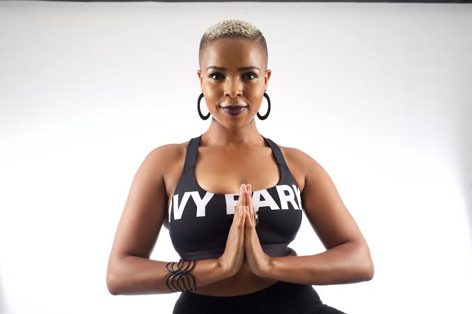 Radio2000_ZA's tweet photo. #InsideRadio2000 courtesy of #TheTakeOff Co-host @NalaDagada
The Brand New Heavies - You Are The Universe
Moloko - Sing it Back
Zonke and Thandiswa Mazwai - Uzondilinda
Keisha Cole & Monica - Trust
#BetterTogether #Radio2000 #OurMusicYourMemories https://t.co/yacLba9qHq