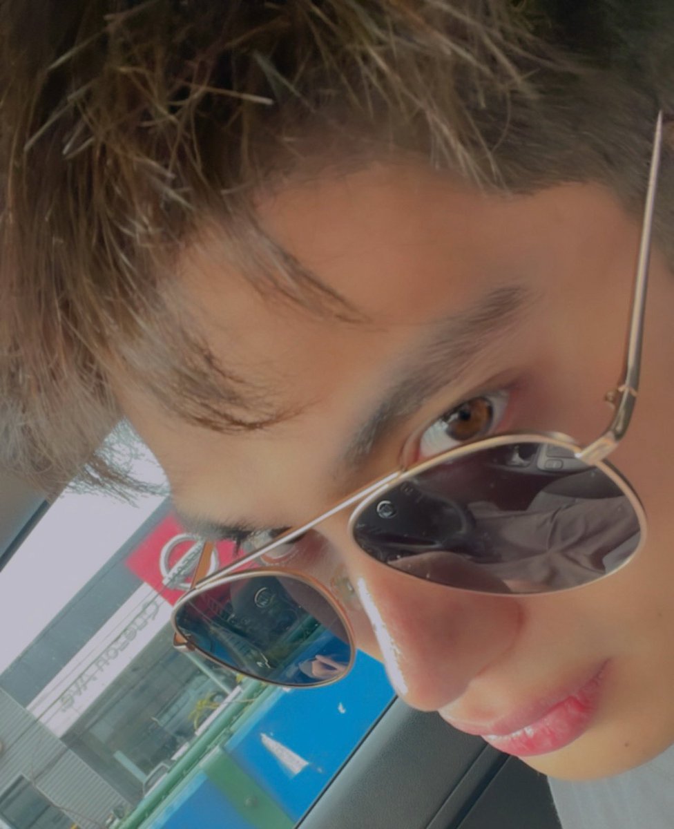 princeclemente8's tweet photo. Too close? https://t.co/zjQS0IL68W