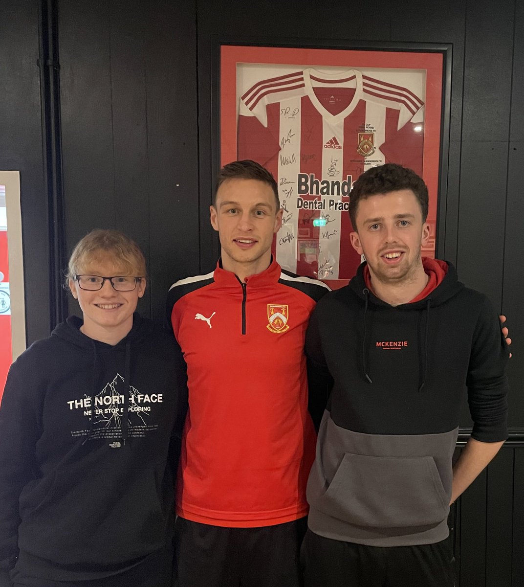 StourbridgeFC's tweet photo. 🎙 The Glassboys Podcast returns as we sat down with @j_hull91 to discuss his career including:
- captaining rivals @halesowentownfc to promotion
- time with other local clubs including @Alvechurch1st &amp; @ROFCOfficial 
- his two spells with the Glassboys 

https://t.co/uwUcxXzTSb https://t.co/CZ7KJz7x3y