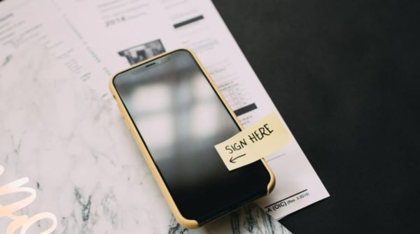 Bevat jouw bedrijfswebsite een optie waarmee consumenten digitaal een dienst of product kunnen afnemen – en dus een contract afsluiten? Vermeld dit dan duidelijk op de pagina waar ze de deal sluiten. 
Meer weten? Check onze website! klantcontact.nl/best-practices…
