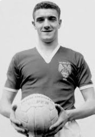 HBRed99's tweet photo. Remembering two @ManUtd legends today who represented the club with such distinction. Firstly the great #GeorgeBest who passed away today in 2005 & the hero of the fateful day in Munich #BillFoulkes who we lost this day in 2013.
#RIPGeorgeBest ๐
#RIPBillFoulkes ๐ https://t.co/iJK2o2jwtx