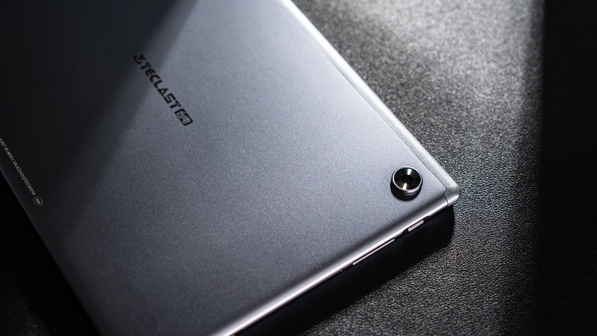 TeclastJapan's tweet photo. 2022年年間最大級のTeclastブラックフライデーセールが始まります🎊🎉
Teclast #M40Pro のメタルボディデザインは、すべてのユーザーにとって最も魅力的なポイントです。
カートに追加🛍️:https://t.co/YNxkQZiNGd
セールページ🌈:https://t.co/udQtfOh8ai
#Amazonブラックフライデー #BlackFriday https://t.co/hE2ZCcaMH8